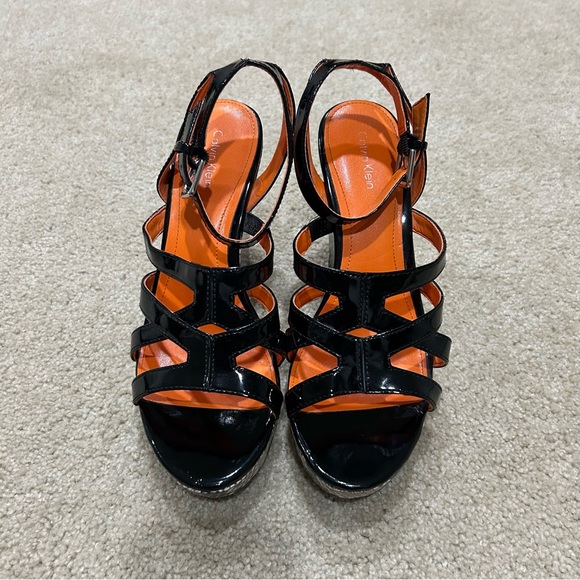 CALVIN KLEIN Patent Leather Wedge Sandals Size 8M - Picture 3 of 10
